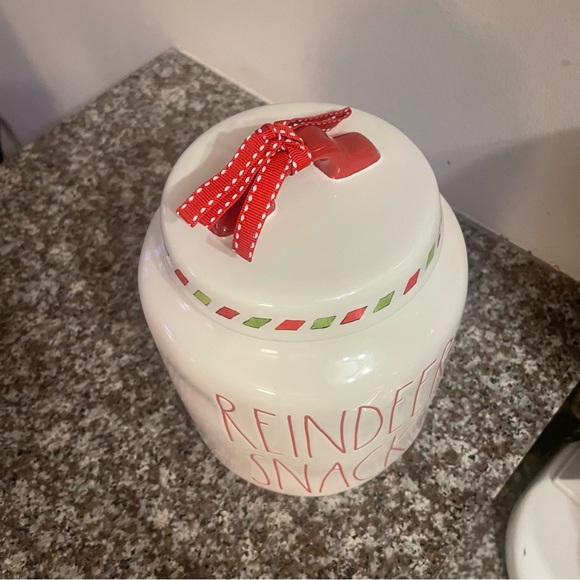 Rae Dunn white “Reindeer Snacks” Christmas canister New - Picture 3 of 6